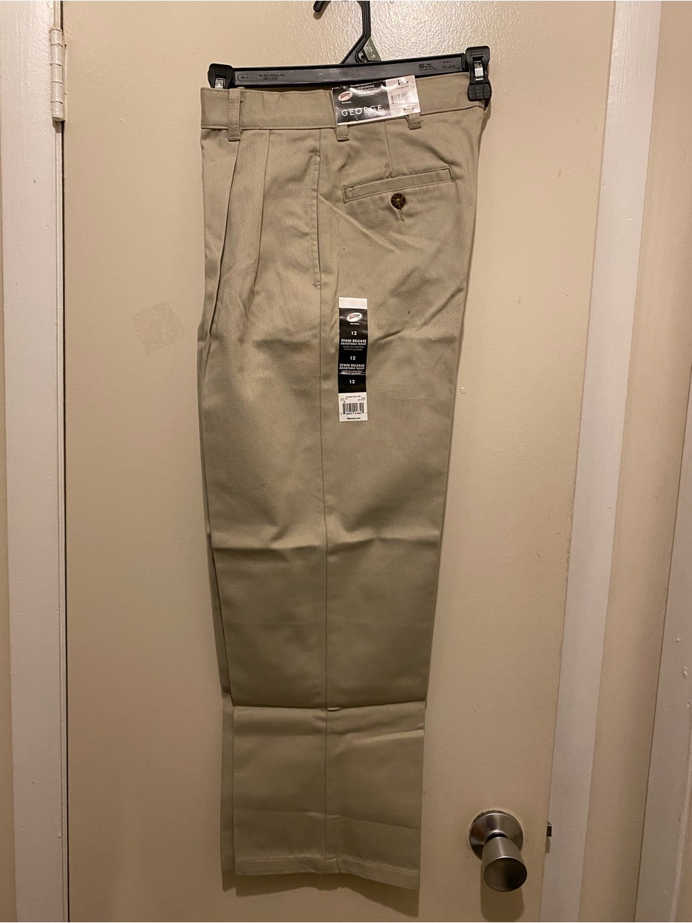 George Classic Boys Khaki Twill Pleated Dress Pants. Sz 12 (c)
